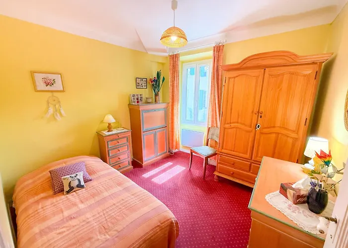Semesterbostad La Maison Bleue, Nid Chaleureux En Bord De Riviere Rennes-les-Bains